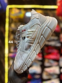 ترانشوز • اصلية • توصيل العراق