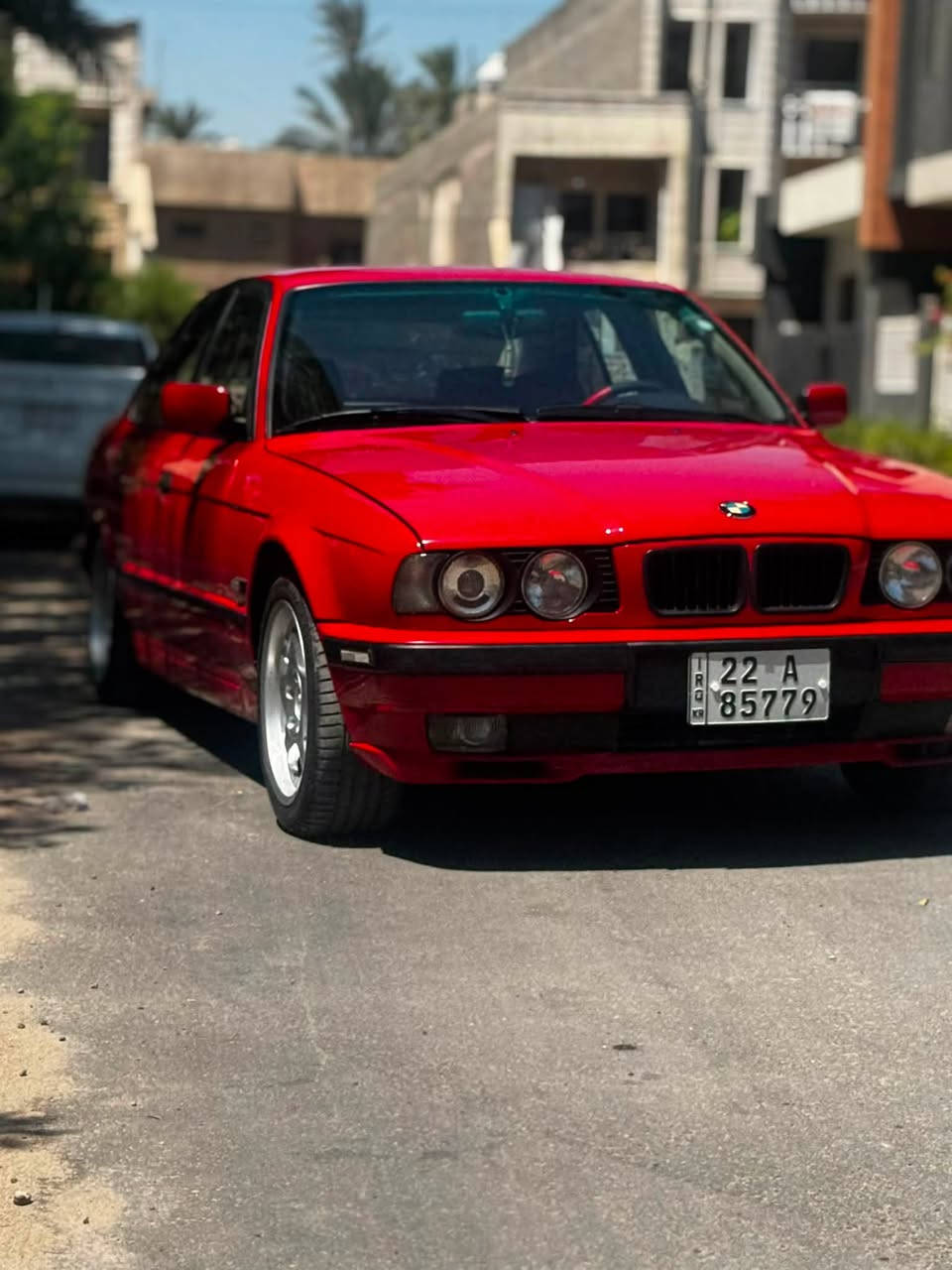 السلام عليكم 

BMW 525 i
موديل ١٩٩١ داخل جلد اسود الغرفة حلوة دعامية M
دركة M 
تخم تاير وويل جديد M
صدر امامي خلفي جديد 
مكينة كير كهربائيات كفالة  
السيارة عليهه صبغة جديدة للجماليه فقط اكفل لغود وشواصي وحوض السبير يعني مابيهه ضربة 
والسيارة 525 اصل بليتة وشاصي عليهه ادامة كامله منضومة بانزين 
تبريدهه شغال 

السيارة معروضة ٧٦ وبيهه مجال قليل حك الجية 
السيارة متتقارن بالمضروبات وحشة السامع الخايسات ميعجبك سعرهه تلكة انشاءالله الاحسن منهه 

رقمهه اربيل باسمي شخصيا اذا لكيتهه ابسم واحد ثاني لتاخذهه وابيع شرط التحويل شوكت متريد احولك 

عنواني بغداد القادسية مجمع الوزراء 

رقمي التلفون (***********) اسمي سيف 
ممتواجد علنت اتصل وبيك خير وتدد ❤️

