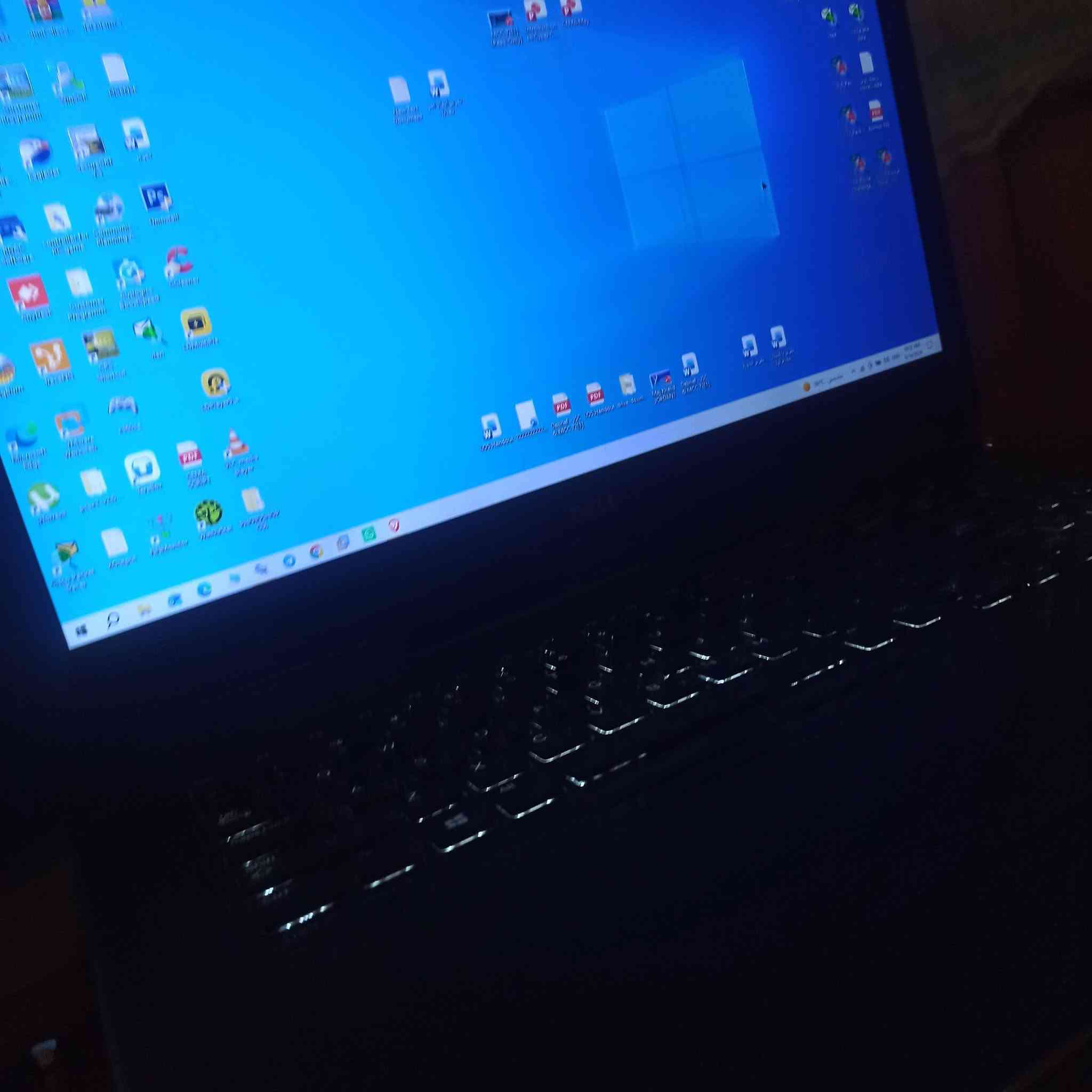 Dell 7710 
Cor i7 gen 6 HQ اعلى فئة معالج 
RAM 16 GB ddr4
Hard ssd nvme 512 GB 
كارت شاشة داخلي 6GB 
كارت شاشة خارجي Firepro مخصص للعاب وتصميم 2GB 
الاجمالي 8 GB 
شاشة 17 مناسبة للعاب وتصميم
كيبورد ضوئي 
كل المنافذ بي 
شاحنة اصلي 
بطارية 3 ساعات وفوك 
نظافة 99 كفر خارجي و شكل وكيبورد 
سعر350 وبيها مجال


**إذا كنت صاحب هذا الإعلان وتريد حذفه لأي سبب، رجاءا أرسل رسالة إلى الدعم الفني**