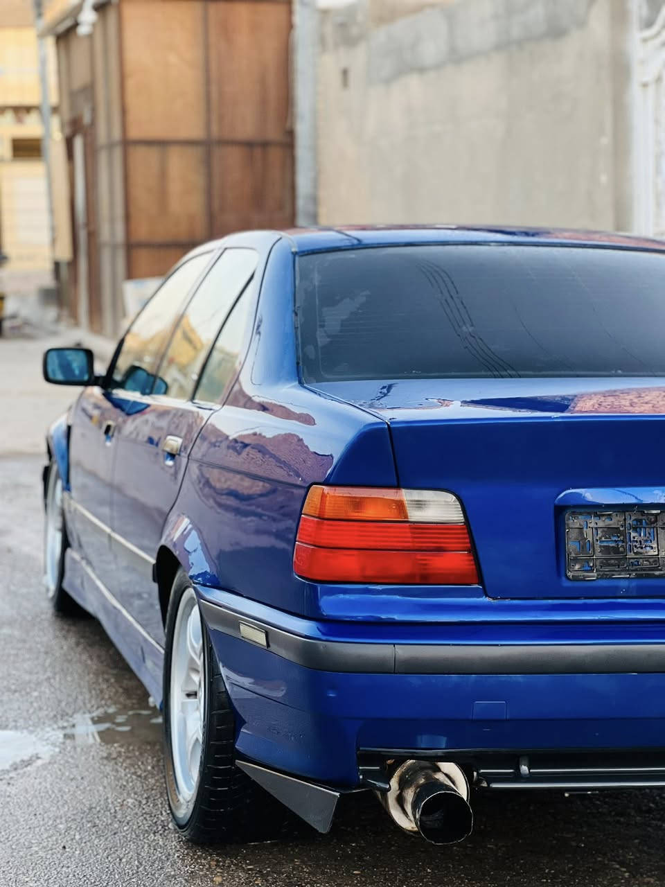 سلام عليكم شباب بيع مستعجل بي ام e36للبيع 
سياره حلوة ونظيفه مانقصها شي مكينه كير تبريد كهربائيات طخم تاير طخم ويل حداديه جايبها وبعدني ما شادها سياره ربع ما ذب عليها مكينتها قويه معروظه ب40وبيها مجال ***********
