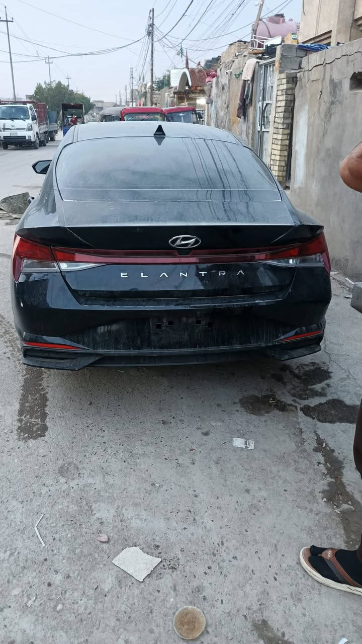 السلام عليكم الانتره 2023 حادثها صفحت السايق بنيد وجاملخ وباب وبيها ضربه بلشاصي وبيها نقوصات مثل ماموضح بلفيديو سعرها 90وبيها مجال للاستفسار ***********
