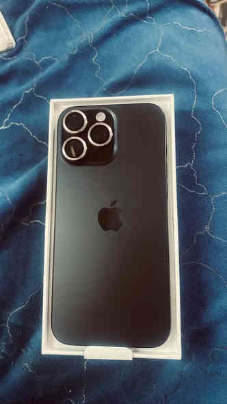 السلام عليكم من رخصة الاخ الادمن ايفون 16 برو ماكس 256 مشحون 85 بعدة بضمان فول نضافة للبيع اليحب يتصل ***********
