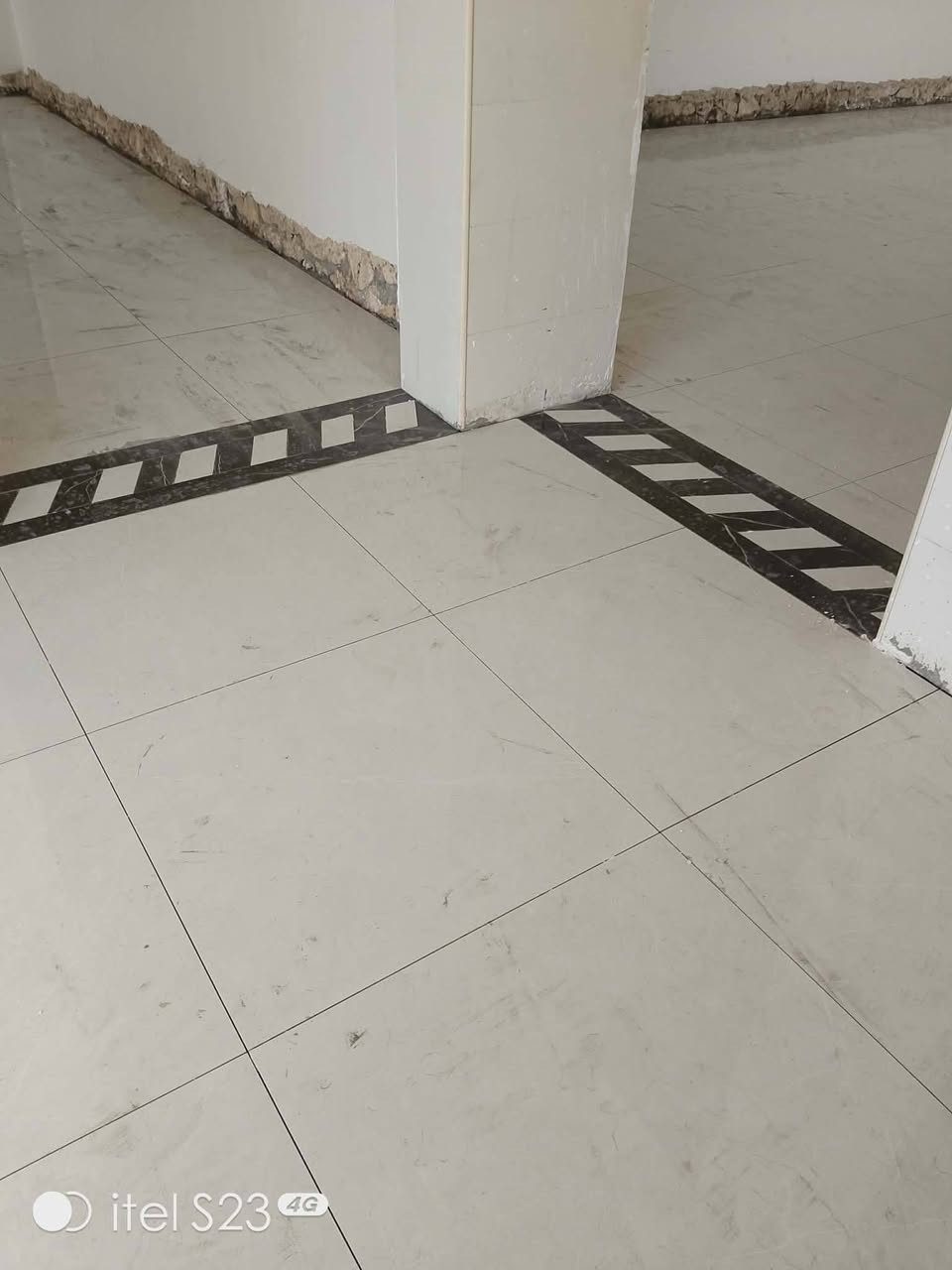 سلام عليكم /كادر سيراميك متفرغ مكاني الرمادي شغل درجه اولئ شغلنه ماده سمنت 
هـ***********
واتساب/***********
