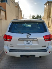 تويوتا سيكويا • جيب