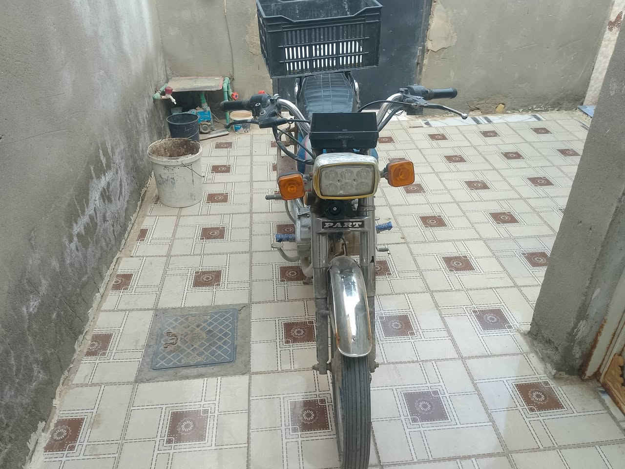 السلام عليكم دراجه 5كير سلف أو هندر شغاله بدون اوراق بس مكاتبه سعر 400بيه مجال الشراي ***********
