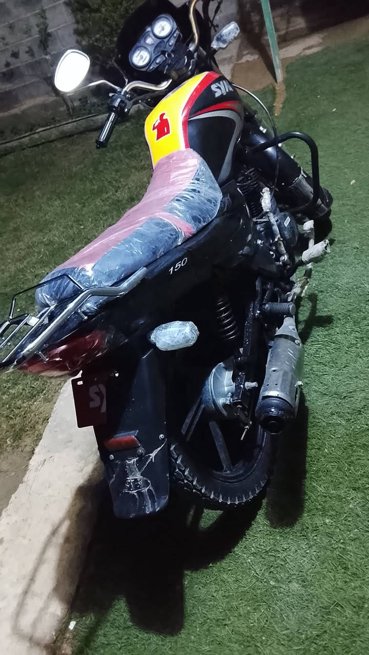 سلام عليكم
سايم موديل 2016  اوراق أصولي مكمرك 
السعر 950 وبي مجال 
الهاتف***********
