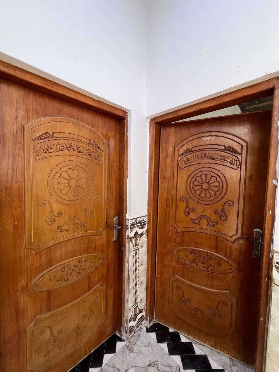 هذا البيت يمتاز بمساحة 600م

مساحة البناء :: 300م

وقف سني مسجل اصولي #سنوياً 100الف

إبي الخصيب - باب طويل - شارع سيد عوده

#السعر :: 80مليون قابل للتفاوض.

واجهة البيت شارع تبليط 10م والخلف نهر واسع ونضيف

#يحتوي :: كراج واسع مع حديقة مع منور محيط البيت 

مدخل كلدور ومدخل مطبخ إضافة إلى صالة واسعة جداً

موزع الغرف معزول عن الصالة / مع غرفتين منام .

صحيات داخلية وخارجية / اساس وسقف كونكريت .

#للأستفسار :: ***********
