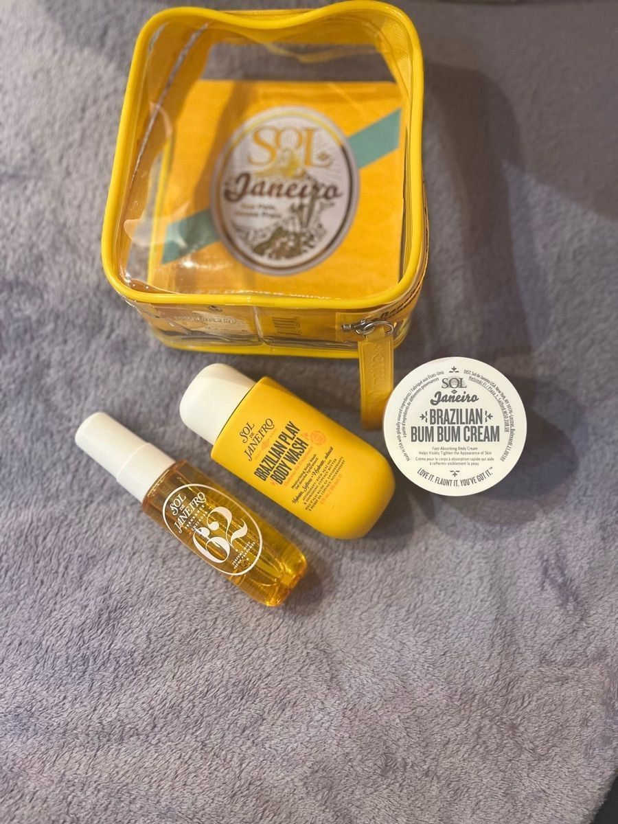 ✨ بكج ترافل سايز من سول دي جانيرو 🍊 (للجسم والشعر) ✨إذا تدورين على نعومة، ترطيب، وريـحة تبقى وياج طول اليوم 😍 فهذا البكج راح يصير مفضلج من أول استخدام 🌼💛 متوفر بالونين الحلويات🥮 +الورد 🌸

🧴 غسول الجسم (Body Wash):
• ينظف البشرة بلطف بدون ما يسبب جفاف
• غني بمكونات مرطبة
• يخلي بشرتج ناعمة ومنتعشة
• ريحة فواحة تدوم لساعات
• مناسب لكل أنواع البشرة

🧈 زبدة الجسم (Body Butter):
• ترطيب عميق يدوم طول اليوم
• قوام كريمي وغني يغذي البشرة من الأعماق
• يعالج الجفاف والتشققات
• يخلي الجلد ناعم مثل الحرير ✨
• مثالية للركب، الأكواع، والكعبين

🌸 معطر الجسم (Body Mist):
• ريحة أنثوية منعشة وخفيفة
• ثبات حلو بدون ما تكون مزعجة
• مناسب للاستخدام اليومي بعد الشاور أو بأي وقت
• يكمل روتين العناية ويعطي إحساس بالنظافة والانتعاش
😍✨ لا يفوتج هالبكج العملي للسفر أو الاستخدام اليومي ✨
#الاصلي
السعر 11الاف
🚘يوجد خدمة توصيل لجميع محافظات العراق 5الاف 🚘


**إذا كنت صاحب هذا الإعلان وتريد حذفه لأي سبب، رجاءا أرسل رسالة إلى الدعم الفني**