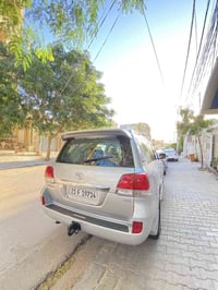 لاندكروز GXR • ٢٠١١ • كفاله عامه