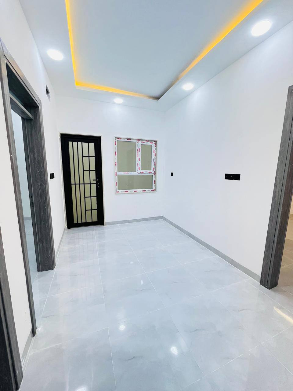 دار للبيع في حي الملايين الاولى مساحة 120 م واجهة 9 الطابق الاول / غرفة نوم + هول + استقبال + مطبخ + صحيات
الطابق الثاني / ثلاث غرف نوم + هول + صحيات + بيتونة
نظام البيت / دكتات + كاميرات + سبالت 
جنس الارض زراعي بستان ملك صرف 
للاستفسار / قرب فلل العناز 
***********ابو رعد
*********** ابوعمر 
*********** رعد بيغمبرلي
