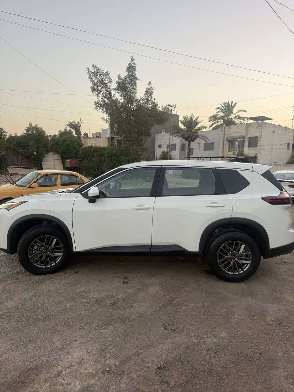 سلام عليكم
نيسان روج
موديل2024 
لون ابيض
محرك1500 تيربو 
حادث موضع ب صور بس دعاميه اماميه
وبارد ع كد شبر 
ماشيه39 كيلو متر 
السياره جديده ونضيفه نقص برغي مابيها 
رقم اربيل بسمي تحويل ثاني يوم
السعر 160 وبيها مجال 
مكاني بغداد 
***********
