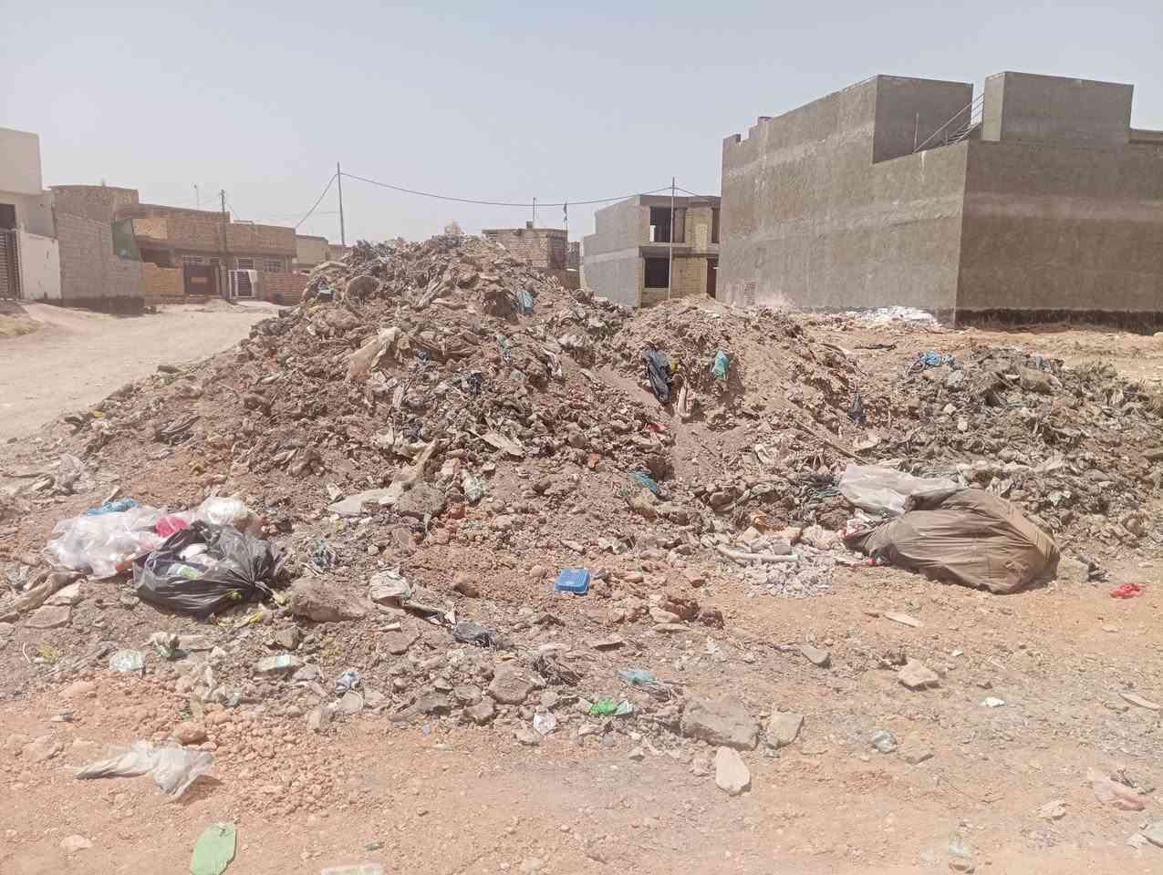 يوجد قطعة طابو صرف
المساحة 150متر 
ركن وسند مستقل بوحده
شارع 80 محيزم 4 حي القضاة 
بالجهة مقابل مسجد الرحمن 
المنطقه مجاري وسبيس وأرصفة 
بقة بس تبليط 
للاستفسار مراجعة مكتب الشارقة للعقار مقابل مسجد الرحمن الاتصال اوعبر المراسلة ***********
