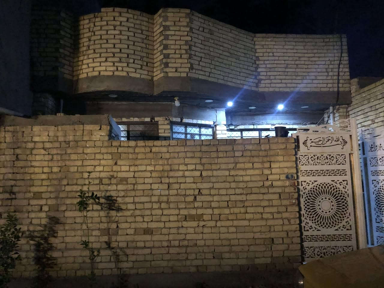 بيت للبيع  الفحامه قرب مركز الشرطه 
١٠٠ متر 
واجه ٧ نزال ١٤ 
صاله وغرفه وخدمات 
وفوك غرفه 
بفرع نزله ابو المي 
قرب جامع المعز

للاستفسار اكثر 
١١٥ 

***********
