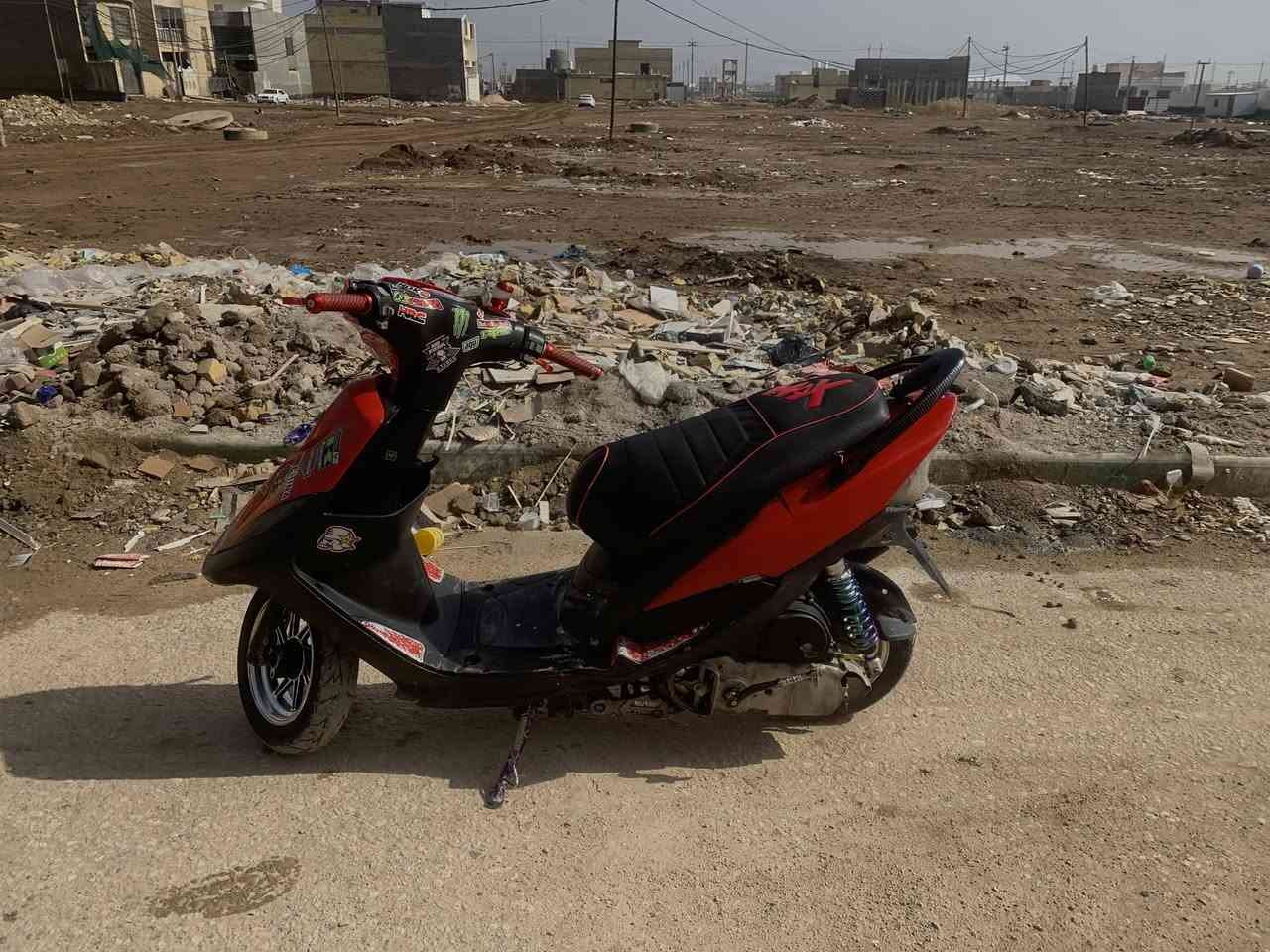 السلام عليكم ماكس عدله موديل 2007 دراجه جاهزه من كلشي تاخذها تلف راسك وتنام  دهن ستوني مبدل يدات بريك وبانزين رياضي تزويد سبايدر كاربون فايبر ستاند سبع الوان كلجات الكدام بلادي و الكلج الوره رياضي الدبل الوره سبع الوان تزويد بيها تلبيست كشن رياضي بيها لزكات تزويد وكفراتها تجاري البلادي احمر جارد موجودات عندي و الويلات نجمي اصلي وبيها عداد رياضي وصالنصه sc رياضيه جعره وصوت تخبل دراجه مجهزه من كلشي السعر 700 وبيها مجال للشراي لل استفسار ***********
