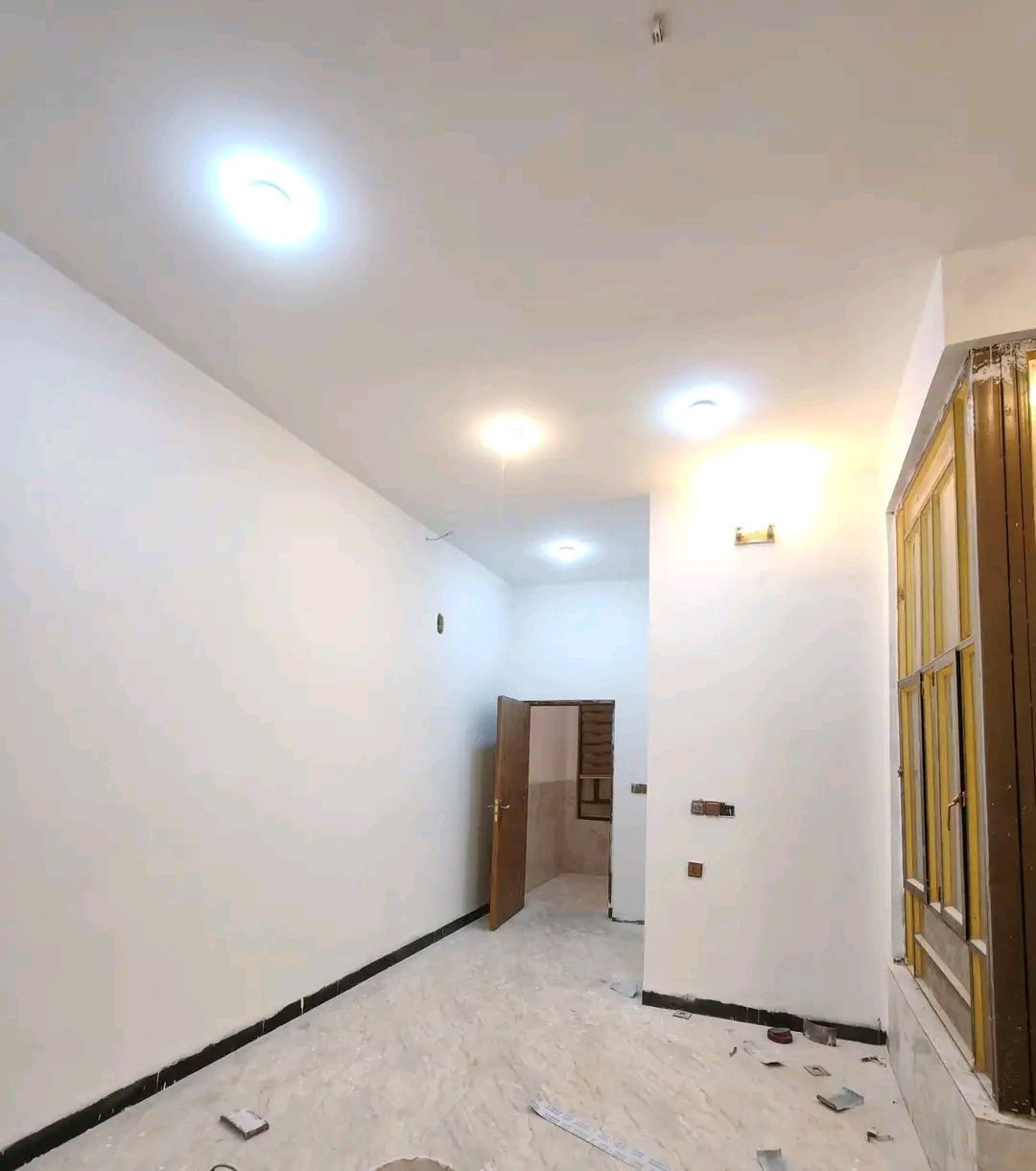 صباغ متفرغ متواجد  خاص او تصل   
ــــــــــــــــــــــــــــــــــــــــــــــــــــــ
صباغ ابواب وشبابيك / واجهات منازل / ترميم كافه المنازل / طلس ورق جدران /  صبغ بنايات خارج ودأخل المنازل / صبغ معالج للرطوبه  / تصليح جص بورك / صبغ غرف نوم وغرف   اطفال متفرغ ***********
