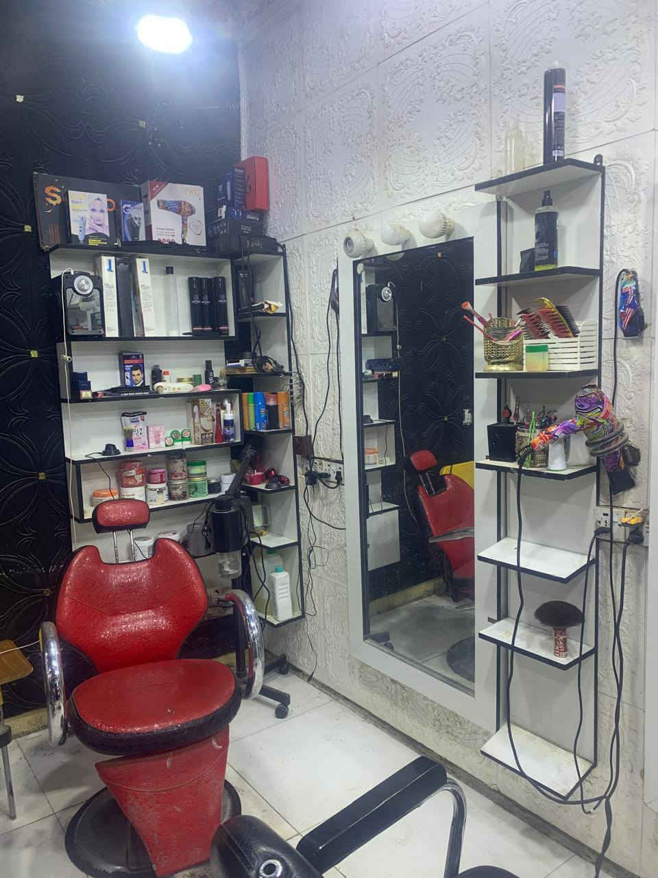 فاترينة عدد2 مع مراية عدد2 لبيع بسعر 200 الف الاتصال على الرقم ***********
