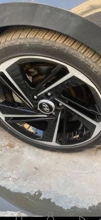 مفرد/طخم • مقاس ١٨ • ٢٣٥/٤٠