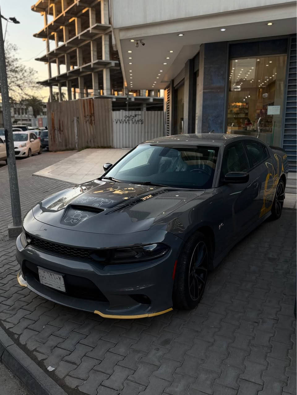 سلام عليكم 
شباب جارجر سكات باك ٦٤٠٠
سياره ستوك للئخير
بلاديه 
لون قوي 
كير مكينه بل جيس
موديل٢٠١٨
بيها بس فتح جاملاغات
ومن امريكا صفحه السايق كلير فقط بدون 
حادث
بدون شاصي بدون لغد بدون ايرباك
سياره بدون ايرباك 
صدر امامي خلفي بل جيس
سياره بسمي تحويل مباشر
للبيع بدون مراوس
سعرها ١٨٥ وبيها مجال سعرها مناسب 
مكاني بغداد وزيريه 
تواصل*********** بغداد, العراق
