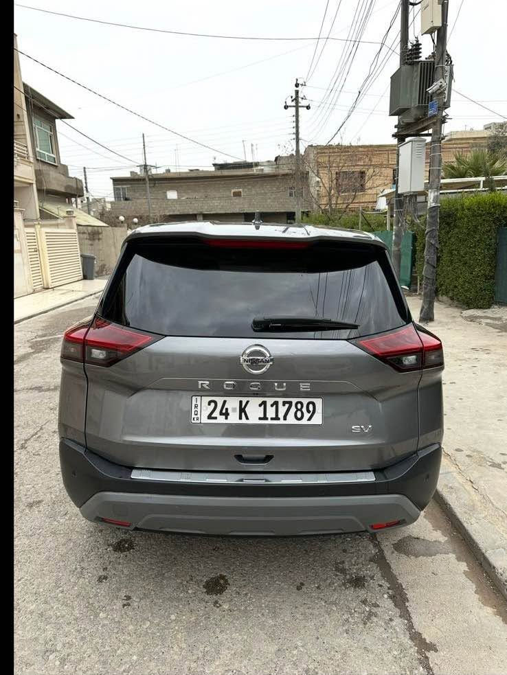 للبيع: نيسان روج (Nissan Rogue) SV - موديل 2021 بحالة ممتازة 🚗✨
فرصة مميزة لاقتناء سيارة عائلية عملية وعصرية، بحالة فنية ممتازة وجاهزة للاستخدام.
🔹 المواصفات:
 الموديل: 2021 - فئة SV.
 المحرك: 4 سلندر (اقتصادي وقوي).
 المسافة المقطوعة: 40,210 ميل فقط.
 اللون: رمادي أنيق.
🔹 الكماليات:
 نظام 5 كاميرات (رؤية محيطية 360 درجة).
 تشغيل بصمة مع دخول ذكي للأبواب الأربعة.
 شاشة عرض كبيرة + مقاعد كهربائية.
 رادار أمامي، خلفي، وجانبي (تنبيه التصادم ومغادرة المسار).
 بريك بصمة مع نظام Auto Hold + أنظمة قيادة متعددة.
 تحكم كامل بالمقود + ويلات كروم مميزة.
🔹 حالة السيارة:
 السيارة نظيفة جداً من الداخل والخارج.
 الأضرار: بونيت مصبوغ فقط، والإيرباغ (مقود) مفتوح.
 الأوراق: السيارة باسمي الشخصي.
📍 الموقع: أربيل.
💰 السعر: 179 ورقة (مع مجال بسيط للمفاوضة).
📞 للاستفسار والمعاينة: ***********
[کوردی]
بۆ فرۆشتن: نیسان ڕۆج (Nissan Rogue) SV - مۆدێل 2021 بە دۆخێکی زۆر نایاب 🚗✨
دەرفەتێکی باش بۆ کڕینی ئۆتۆمبێلێکی خێزانی و مۆدێرن، بە دۆخێکی تەکنیکی زۆر باش و ئامادەیە بۆ بەکارهێنان.
🔹 تایبەتمەندییەکان:
 مۆدێل: 2021 - فئة SV.
 مەکینە: 4 پستۆن (ئابووری و بەهێز).
 ڕۆیشتووە: 40,210 میل تەنها.
 ڕەنگ: رمادی (گڕێ)یەکی جوان.
🔹 ئۆپشنەکان:
 سیستەمی 5 کامێرا (بینینی دەوری ئۆتۆمبێل 360 پلە).
 سویچ بەسمە (کلیل)، چوونەژوورەوەی زیرەک بۆ چوار دەرگاکە.
 شاشەی گەورە + کورسی کارەبایی.
 ڕاداری پێشەوە، پاشەوە و تەنیشت (ئاگادارکردنەوە لە پێکدادان و لادان لە ڕێڕەو).
 برێکی بەسمە لەگەڵ سیستەمی Auto Hold + چەندین شێوازی لێخوڕین.
 کۆنترۆڵی تەواو لەسەر سوکان + ویلی کرۆمی تایبەت.
🔹 دۆخی ئۆتۆمبێل:
 ئۆتۆمبێلەکە زۆر پاکە لە ناوەوە و دەرەوە.
 زیانەکان: بۆنیت بۆیاخە تەنها، ئێرباگی سوکان کراوەتەوە.
 سەنەوی: بە ناوی خۆمە.
📍 شوێن: هەولێر.
💰 نرخ: 179 وەرەقە (کەمێک مەجالی مامەڵەی تێدایە).
📞 بۆ پەیوەندی و بینین: *********** أربيل, العراق
