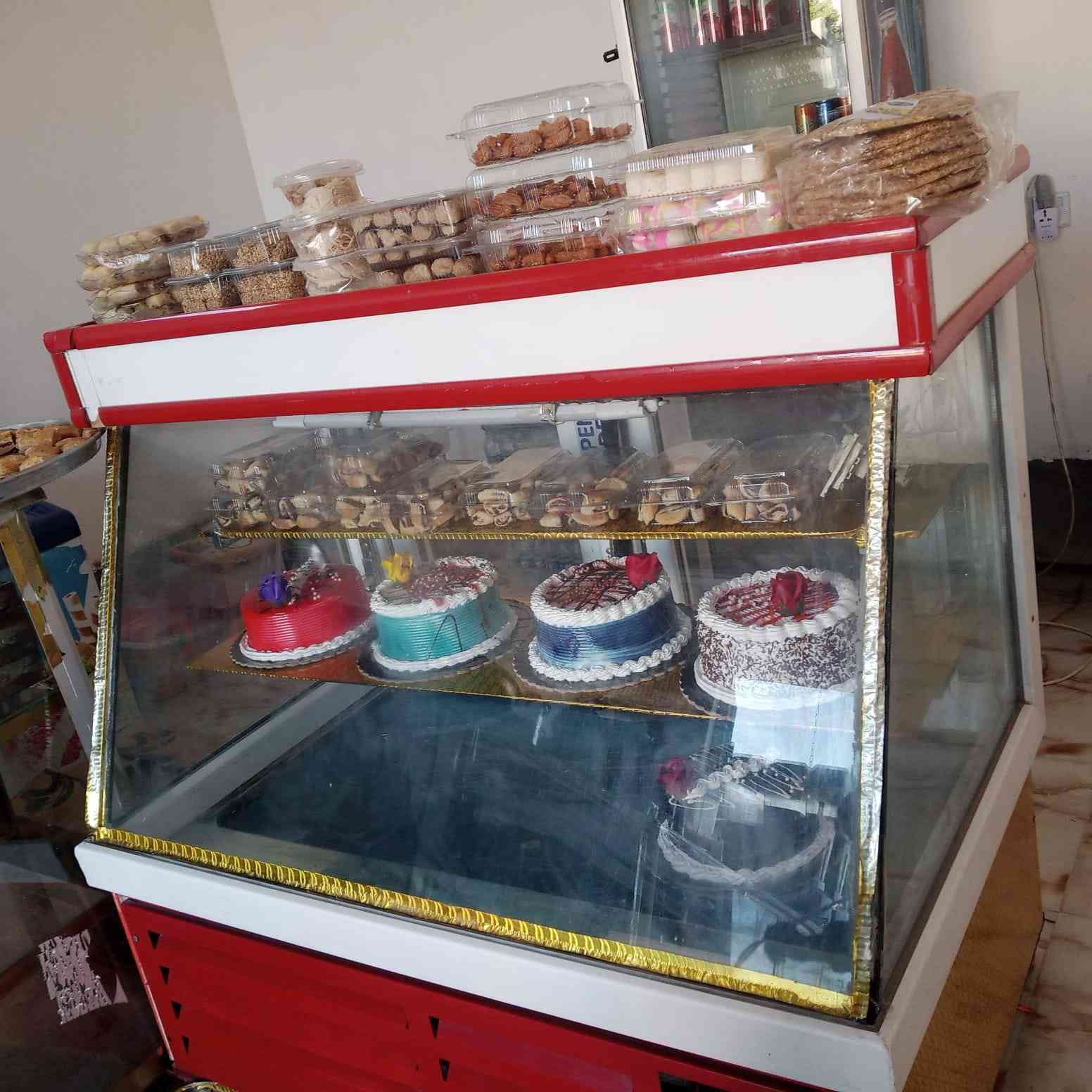 عارضة مال كيك  مكينة ازبري وعارضة شربت للبيع للاستفسار الاتصال على الرقم 
***********
