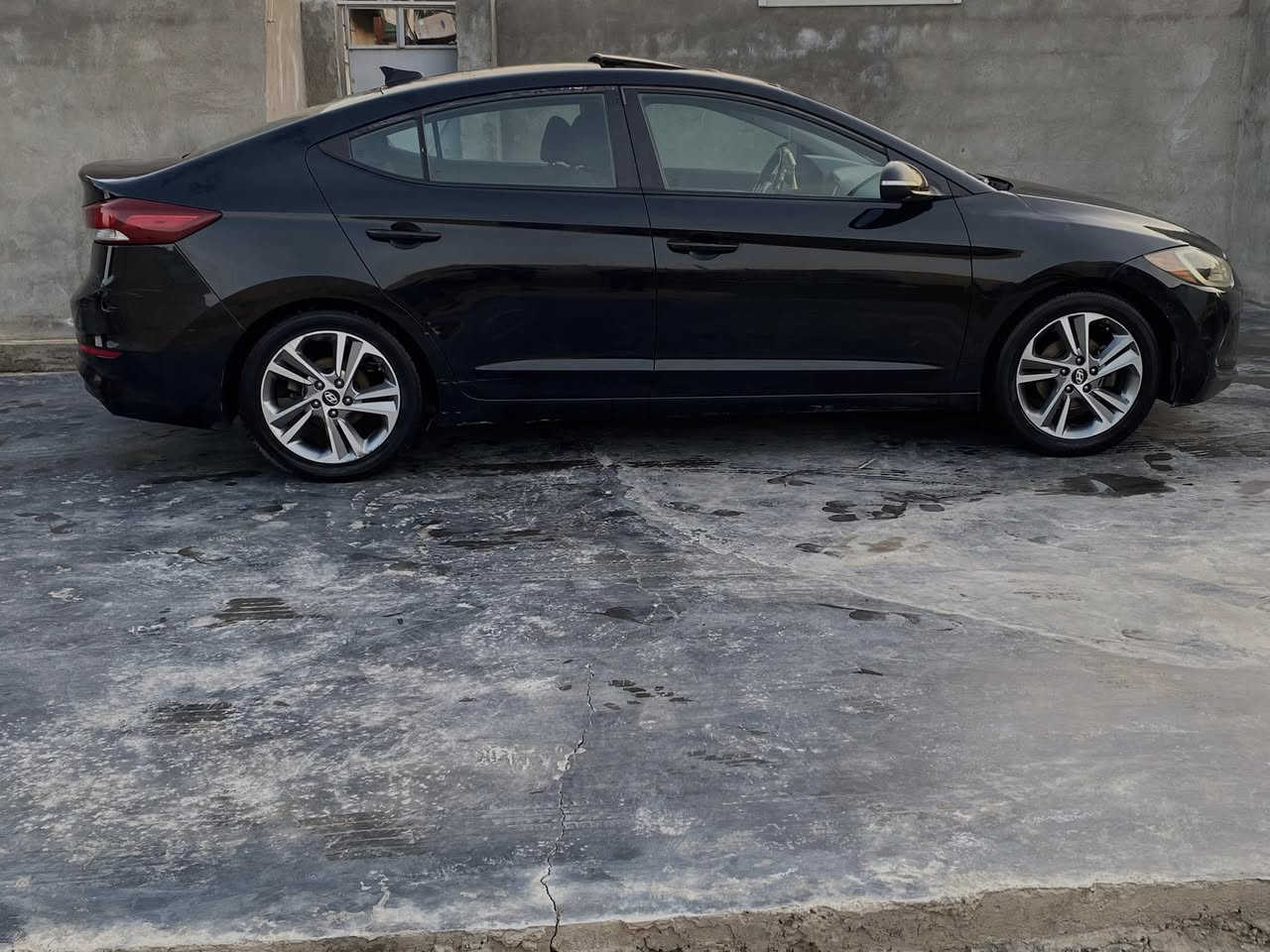 للبيع فقط وبسعر مناسب 123 ومجال قليل جدا

النترا 2017 فول 1/1 بغداد باسمي رقم هزه سنويه جدد 

وارد ضررها سرقه بيها صبغ حافة البنيد فقط الباقي كفاله

كير صدر محرك تبريد كله كفاله بدون اي نقص 

مكان التاجي هـ ***********
