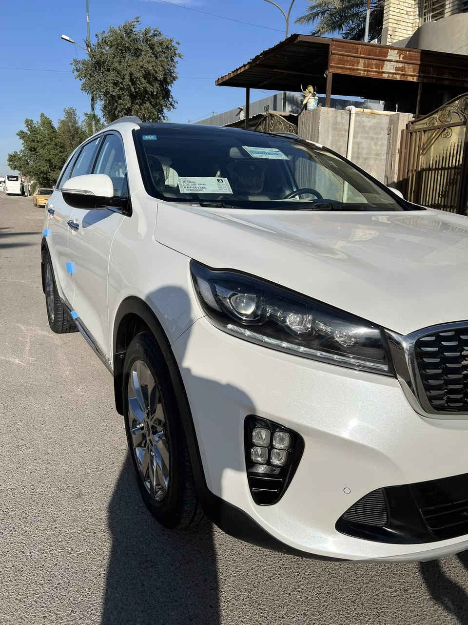 سورنتو موديل 2019 خليجي فول مواصفات مكفولة من صبغ وضربه وتبديل كفاله عدا(جاملغ الامامي بارد خفيف وباب خلف صدر شخطه تكحيل وصندوق رصعه بسيطه سحبتها)وباقي كفاله رقم بغداد الدولي هزه جديده بأسمي تحويل مباشر تخم تاير جديد سبير مانازل مكينة وكير وتبريد وحداديه كفاله 
مكان بغداد للأستفسار اكثر ***********
