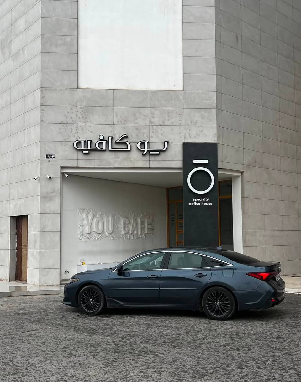 سلام عليكم 🤍
‏Avalon XSE hybrid 2021
اڤلون XSE هايبرد 2021 لون مميز 
ماشية 200 الف 
فول مواصفات
فتحة 
رادار 
قيادة ذاتية 
نظام خروج عن المسار 
تحكمات ستيرن
كشنات تدفئة تبريد
مري تعتيم ذاتي
نظام صوتي JBL
شحن هاتف وايرليس 
ايرباگات سليمة
3 انظمة قيادة
هاند بريك بصمة
اوتو هولد
السيارة فول من كلشي ومناقصها شي دسكات جدد تايرات جدد وتبديل دهن جديد ومسويلها حمام كامل وبولش . 
السيارة بأسمي رقم بغداد جديد وسنوية جديدة  

ضررها بسيط بالتكمة موضح بالصور وصار بيها صبغ قليل بالباب وجاملغ الأيمن الخلفي  

السعر : 215$ ورقة 
مكان السيارة الديوانية 
للتواصل *********** اتصال او واتساب
