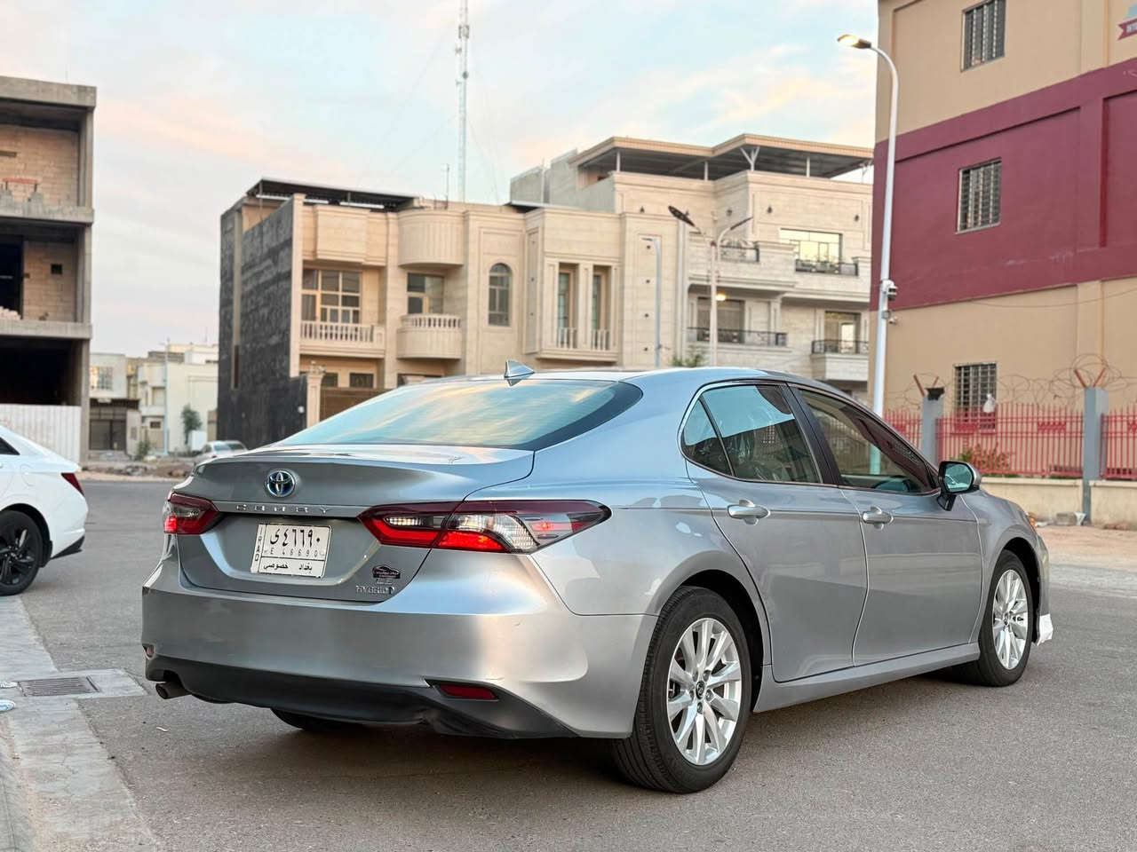 السلام عليكم كامري مديل 2023 هايبرد وارد امريكي حادثها بالمنشور سياره حيل جديده استخدام شخصي ماشيه 76 الف كيلو مابيها اي نقص سياره جاهزه وفحصها بيها السعر 145 وبيها مجال بسيط جدا 
للاستفسار *********** البصرة, العراق
