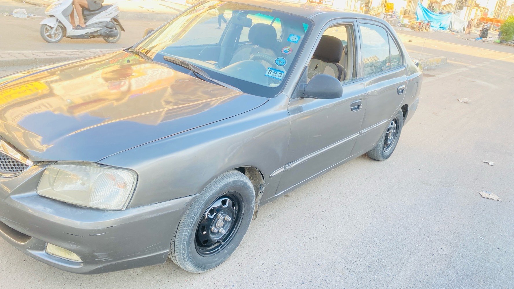 فيرنا.  اكسنت. 2002. مصبوغه. حزام.  كير. ومحرك. مكفول.  مكان. الشعب. ***********
***********