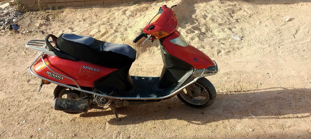 السلام عليكم دراجة سبيسي للبيع دراجة نضيفة شغالة سلف وهندر السعر 200 وبيها مجال للتواصل الاتصال *********** او عل خاص مكاني طوريج قرب سيطرة بنات الحسن
