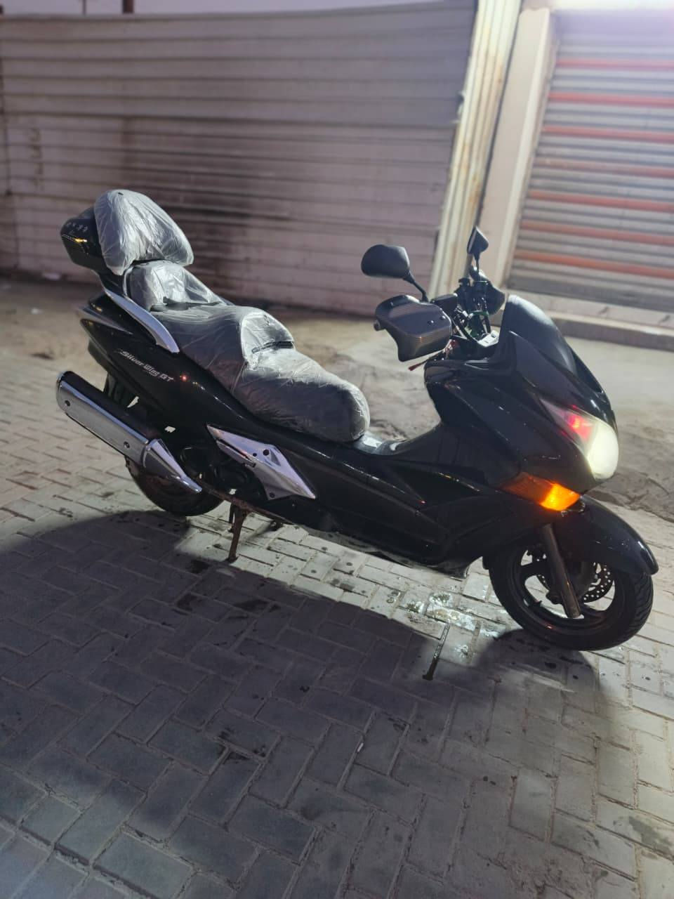 السلام عليكم سلفر ونج جيتي للبيع
مكينة 400 مكفولة مكاني ام الكبر
رقمي ***********
