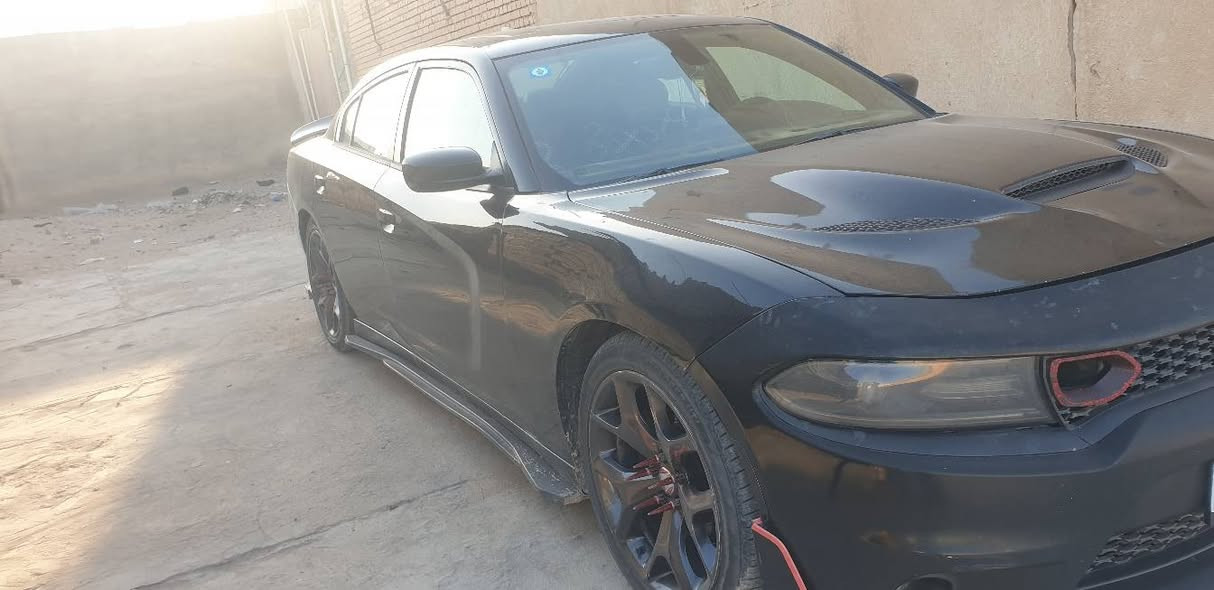 جارجر ٢٠١٥ ....٨سلندر 
فول مواصفات 
حادث مبدل جاملغ وبنيد 
السياره جديده 
ماشيه ١٨٠الف كيلو 
السعر ١٧٠ بيهه مجال 
مراوس بتاهو ٢٠٠٧ او٢٠٠٨
رقم بغداد انكليزي بسمي 
بصره الزبير رقم 
***********
