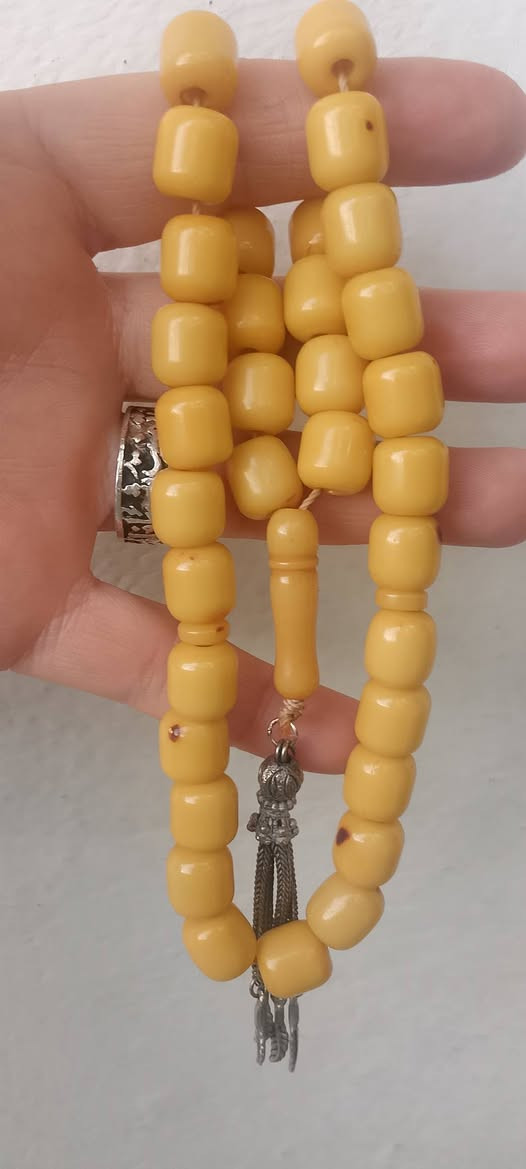 يسعد مساكم بكل خير 🩵 🩵🩵 
مسبحة مسكي الماني انتيك شامة حمرا قطع لف عدد الحبات٣٣حبة وقياس الحبة ١٢/١١مل وزن صافي ٣٨غرام


**إذا كنت صاحب هذا الإعلان وتريد حذفه لأي سبب، رجاءا أرسل رسالة إلى الدعم الفني**