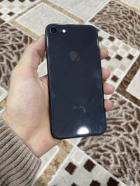 للبيع فقط اعتذر عن المراوس ايفون8عادي   ذاكره64  باتري75  مامفتوح نضيف...