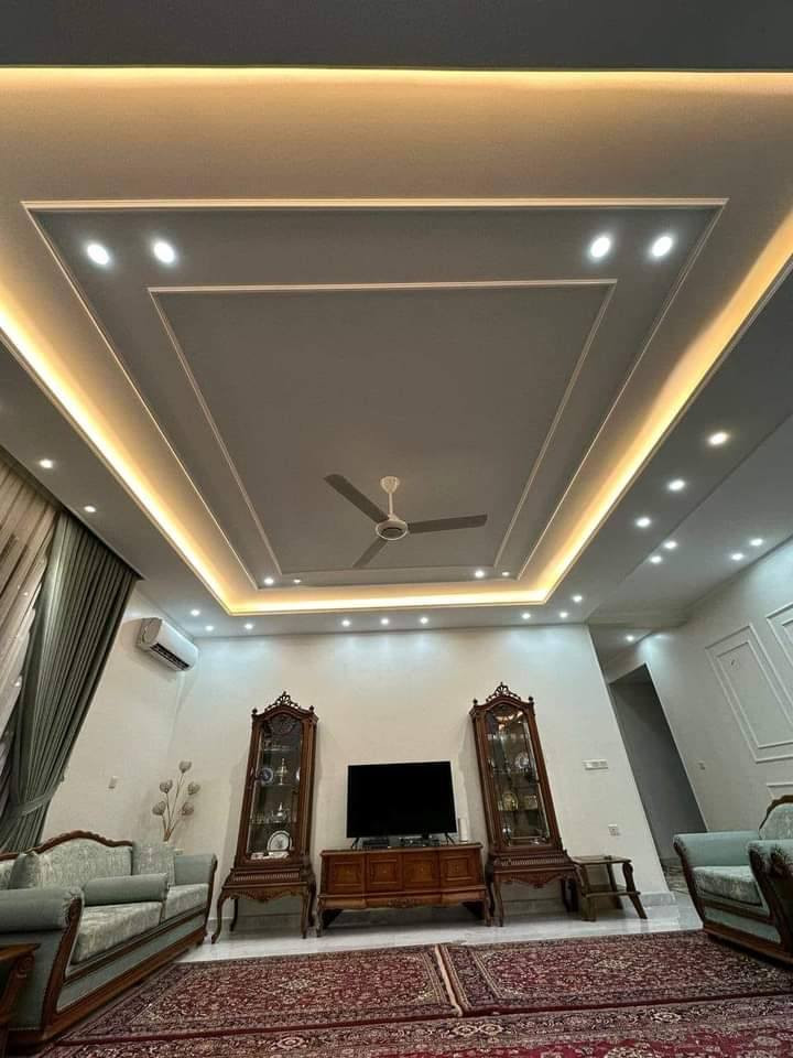 احدث انواع الديكورات سعر المتر (30 الف كرسته وعمل جاهز مع الصبغ الجوتن)
كذلك نعمل جميع الديكورات الملكية والمغربيه وايظا سحب المعجون للجدار  وتصاميم واجهات بلازمة المراسله واتساب او الاتصال على رقم الهاتف *********** إخوان رجأن الي ماعده عمل جاهز لا يضيع من وقتنا تحياتي للجميـع
