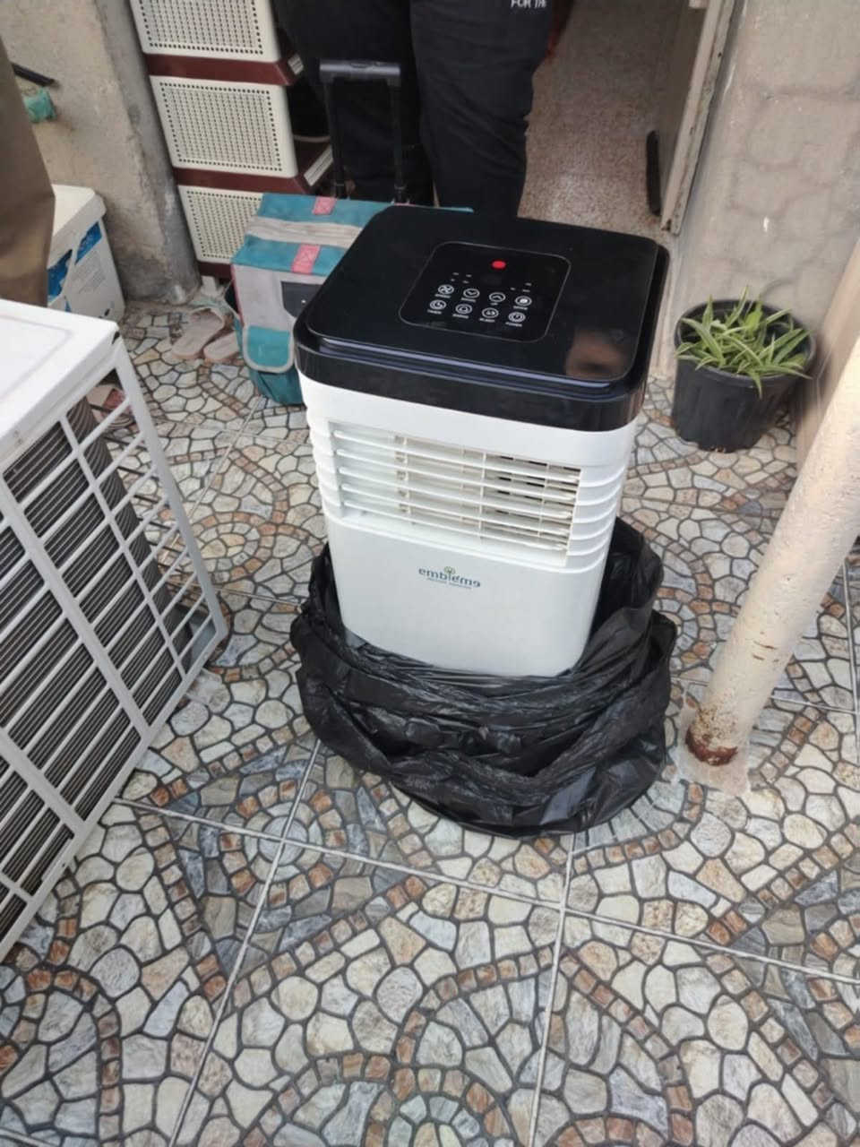 سبلت امبليوم ربع طن يشتغل ع مولدة 3 امبير
سعر 250 بي مجال بسيط
عنوان حي البكر


**إذا كنت صاحب هذا الإعلان وتريد حذفه لأي سبب، رجاءا أرسل رسالة إلى الدعم الفني**