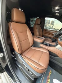 تغيير داخل تاهو من مخمل الى جلد حسب طلب صاحب السياره  بغداد حي العدل ا...