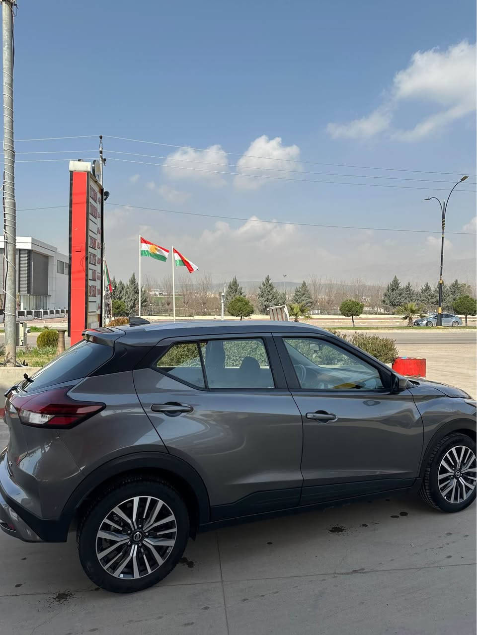 نيسان كيكس موديل 2021 sv
ره قم و سه نه وي جديد 
بريك شه فت ته نيا 26 miles رويشتوه
سئ پارچه بوياغي هه يه 
شانسي نيه به شه رت 
شوين ((ئاكرئ)) 
***********
سعري 118$ اكر, نينوى
