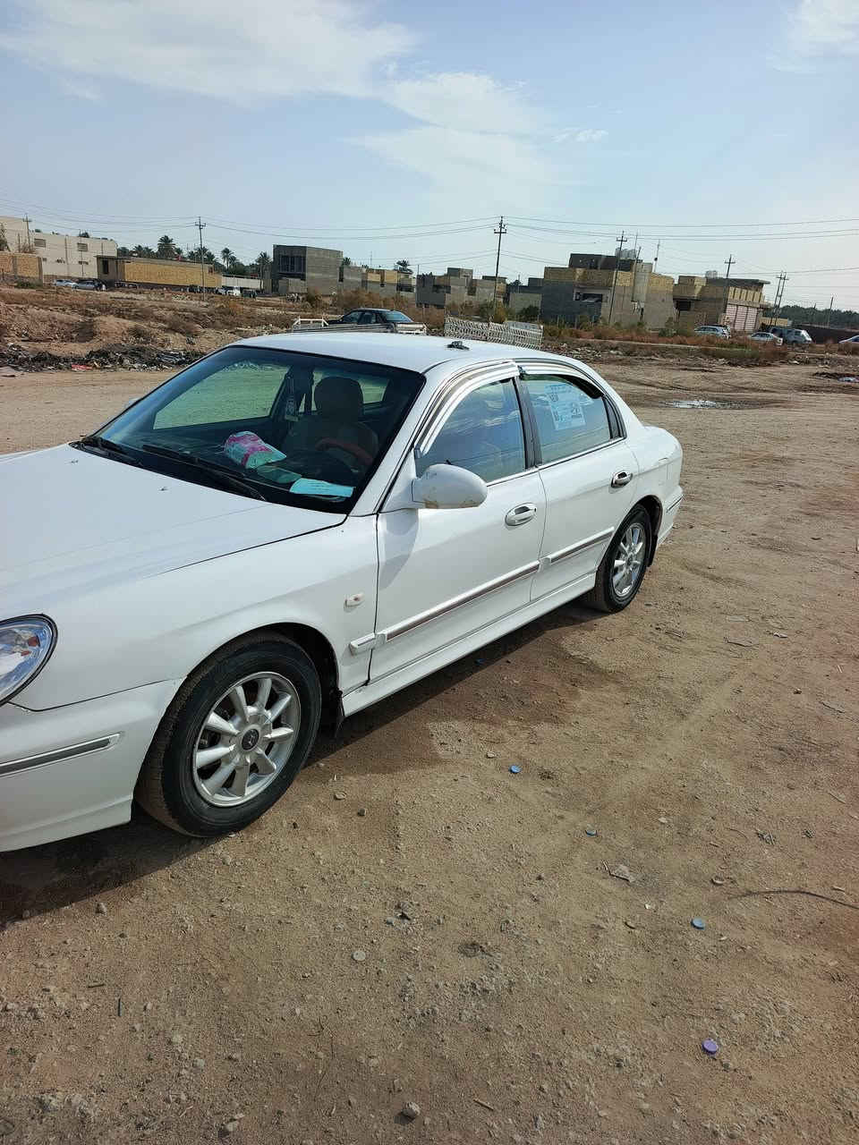 السلام عليكم
سوناتا 2001 وفود 
كير ومكينة مكفولة رقم بغداد الماني 
مداور ثاني يوم 
تبريد شغال ثلج 
سيارة خير من الله 
ما ناقصها برغي 
مصبوغة عام 
مكانها بابل القاسم 
سعرها 63 وبيها مجال 
للتواصل ***********
