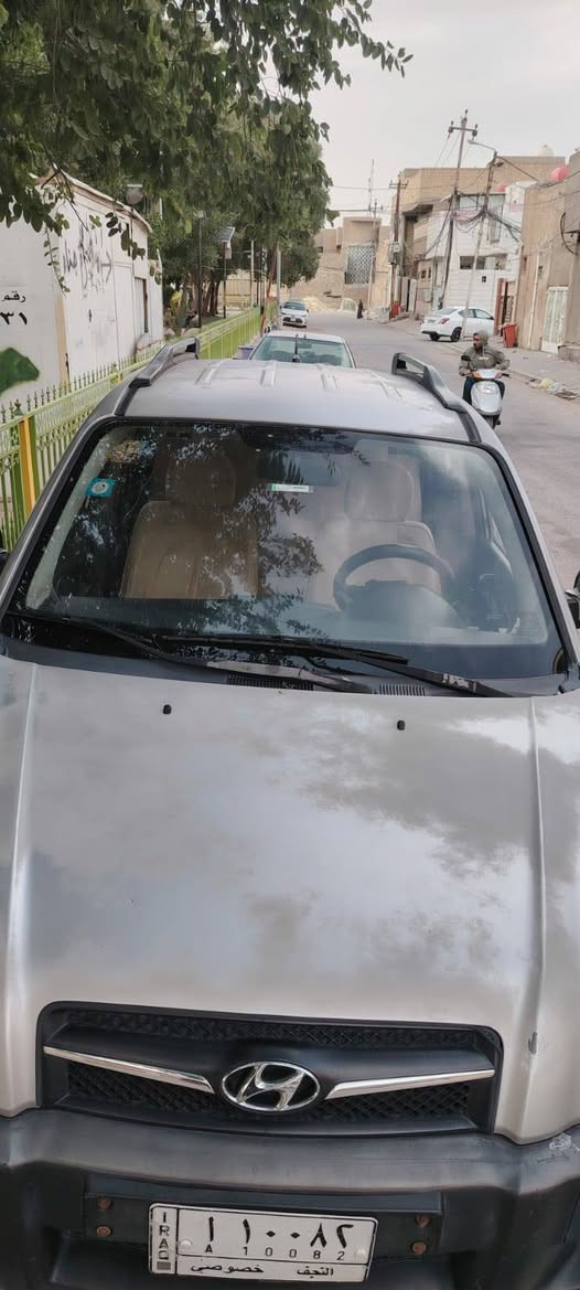 السلام عليكم 
للبيع هونداي توكسان 2009 نجف مكفوله من الصبغ والفتح مالت دكتور جامعي يعني مامتعوبه او على ايده 
محرك ٢٠٠٠ دوش مكفول تبريد مكفول
مقاعد جلد دواخل اسود
حساسات خلفية
مواصفات GLS
السياره باسمه والتحويل مباشر ثاني يوم
وحسب الصور الموضحه بالمنشور
السعر خاص علق تم وسيصلك السعر مباشرة على الخاص او للاستفسار اكثر الاتصال ***********
