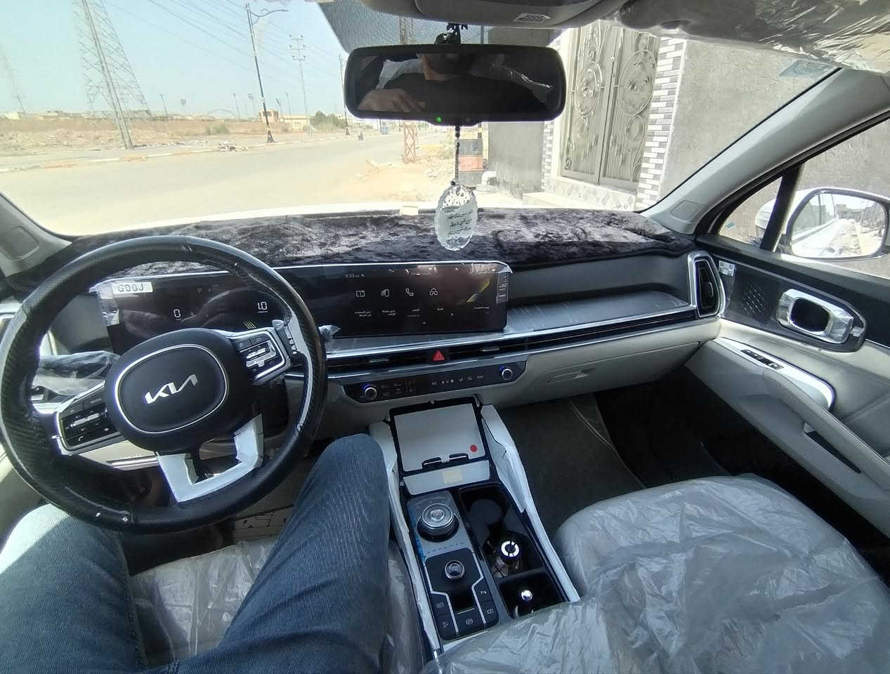 يالله السلام عليكم
كيا سورنتو 2024 (خليجي)
ضمان دولي  6 سلندر 7 راكب  مواصفاته  كلش حلوه مكفوله سياره ماشيه 18  الف  كيلو  رقم  الجديد تحويل مباشر  كير و محرك بشرط علا وضع الشركة 
بصمه تشغيل وابواب
كير ماوس 
تحكم كشن جنب السائق كهربائي 
صندوق كهرباء 
هاندبريك بصمه
شاحن وايرلس للموبايل
بردات خلفيه
مقاعد الاماميه كهرباء
شاشه كبيره كار بلي 
اناره محيطيه سبعه الوان
شفتات ستيرن 
اربع وضعيات قياده (ايكو. كومفورت. سبورت. سمارت)
فول تحكم ستيرن
حساسات امامي +خلفي
اناره ترحيب عند الاقتراب
كامره خلفيه دواره 
مري شفط
تركشن كونترول + مانع انحدار +اوتو هولد
7راكب 
ثلاث قطع تبريد +تبريد بيانو منفصل
ثلاث عدسات لايت +لد
تشغيل عن بعد 
مكاني السماوه
السعر ٣١٥ بيه مجال بسيط ***********
