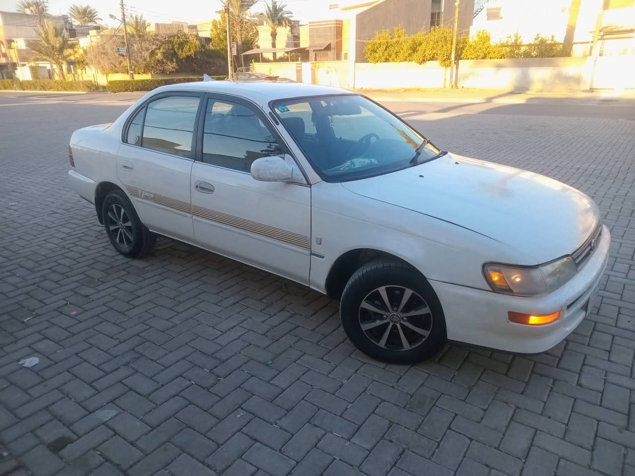 السلام عليكم ،،، للبيع تويوتا كورلا موديل 1994 محور بالإمارات شركه الغسق كير اوتوماتك باسمي الرقم الدولي هزه جديده سنويه لغايه ٢٠٣٠السياره كلها على البلاد فقط  صار بيها حرق وكصيت من الإمارات بجم كامل حولت كل الأغراض مال بجم كامل مع الدشبول مع التبريد كلها يسرى بلاد يعني كصه بلاديه يسرى مال سياره 1600 بلادي مع الفريز كلها *********** السياره حلوة وناعمه ومابيها اي نقص مكان السيارة بغداد العامريه السعر 57$ السياره  مكفوله من الصبغ والضربه ماعدا صبغ ألبجم قبل الحرق مكفوله عام تخم تاير مع ويل كب داخل بلاد كهربائيات توب واي خلل بالسياره مستعد انزل من سعرها *********** وتحياتي للجميع
