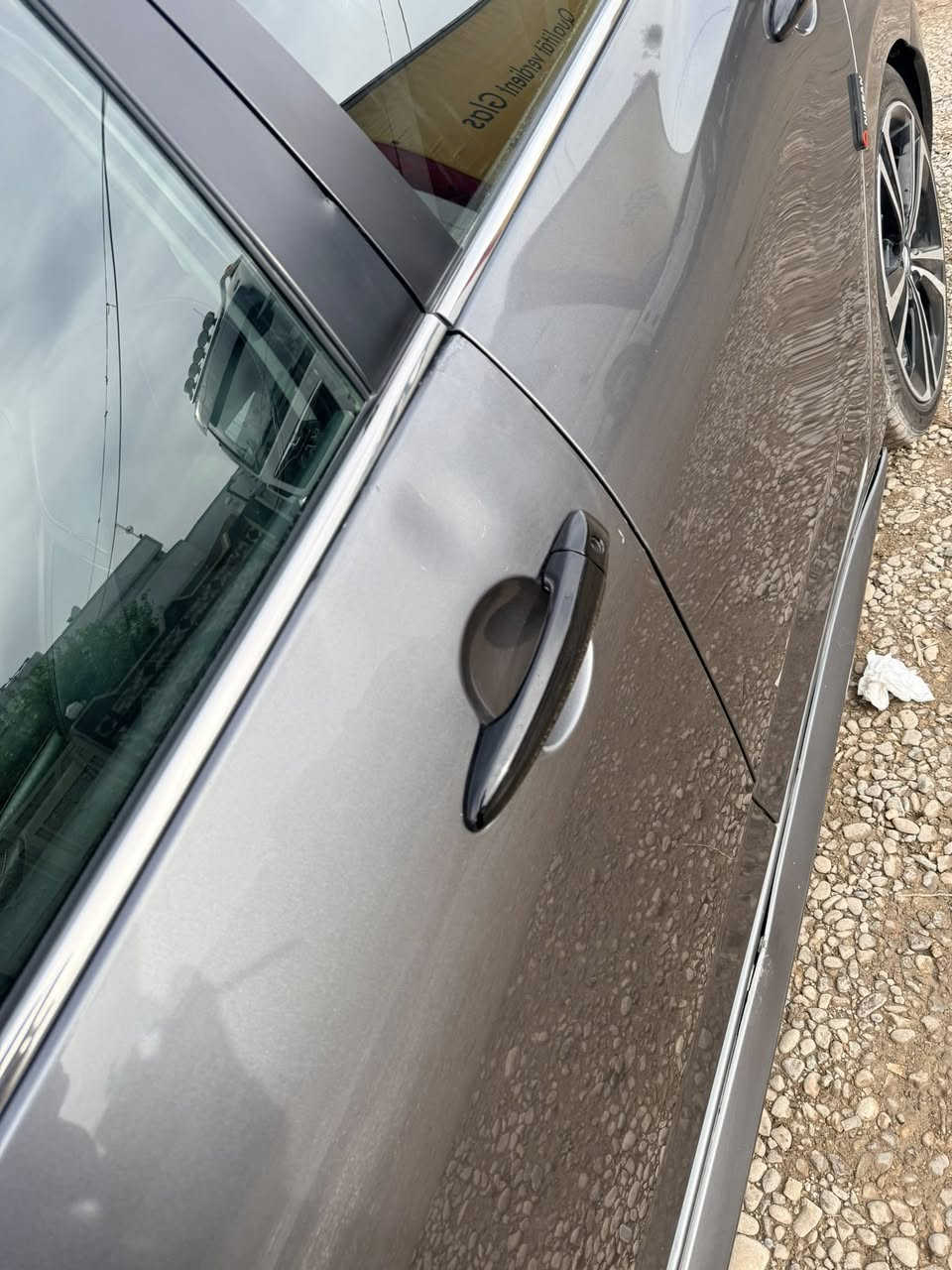 Sentra 2022 
مواصفات sr +++
يعني اخر مواصفات
ماشية 55.000
بجم كبس وصندوق كبس بدون صبغ
محرك 2000 
فتحة سقف
كشنات تدفئة
ستيرن تدفئة
كاميرات 360 درجة
مثبت سرعة
توقف ذاتي
تنبيهات وحساسات 360 درجة
السياره فول فول مواصفات

كير ومحرك بشرط
سيارة جاهزة وماليها اي نقص

الضرر 
الباب الي ورا السايق مبدل نفس اللون بأمريكا
بدون صبغ
بارد شبر باب السايق يم موضح بالصور
رقم الشاصي 3N1AB8DV5NY232256
 السعر 158 وبي مجال بسيط
***********
