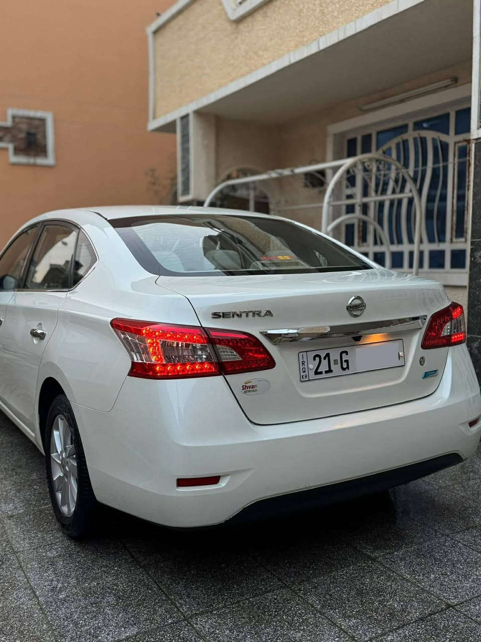 السلام عليكم
نيسان سنترا ٢٠١٦ رقم سليمانيه صاحبها عربي بيتهم بغداد / الشعب  يريد تحويل فقط ما يسوي وكاله وارد خليجي سعودي السياره يعني ياباني براسه لاتقارنها لابلصيني ولابلوارد امريكي مكفوله كفاله عامه من الصبغ والضربه فقط بيها صخات بسيطه موضحهن بلصور بلبنيد او جاملغ خلفي اوسونارها موجود ويه الصور يم المندلاوي ماشيه ٧٧ الف حقيقي سبيرها اوغراضها اوعدتها بعدهن على وضع الشركه مامفتوحات ولاشايفهن تبريد مجمده بعز الصيف خلفي امامي شاشه اندرويد كامره مري كهرباء باتري جديد تخم تاير جديد اصلي مو صيني محرك اوكير كفاله صدرها يرادله ملاحضات بسيطه شمعه + قاعده مال دبل والخلفي بوش هوزن فقط بس طستها تخبل ناعمه مجال ماعندي اصلحهن مكاني  ديالى / ابي صيدا سعرها 121 بيها مجال للشراي  والناس الطيبه رقمي *********** / ***********
