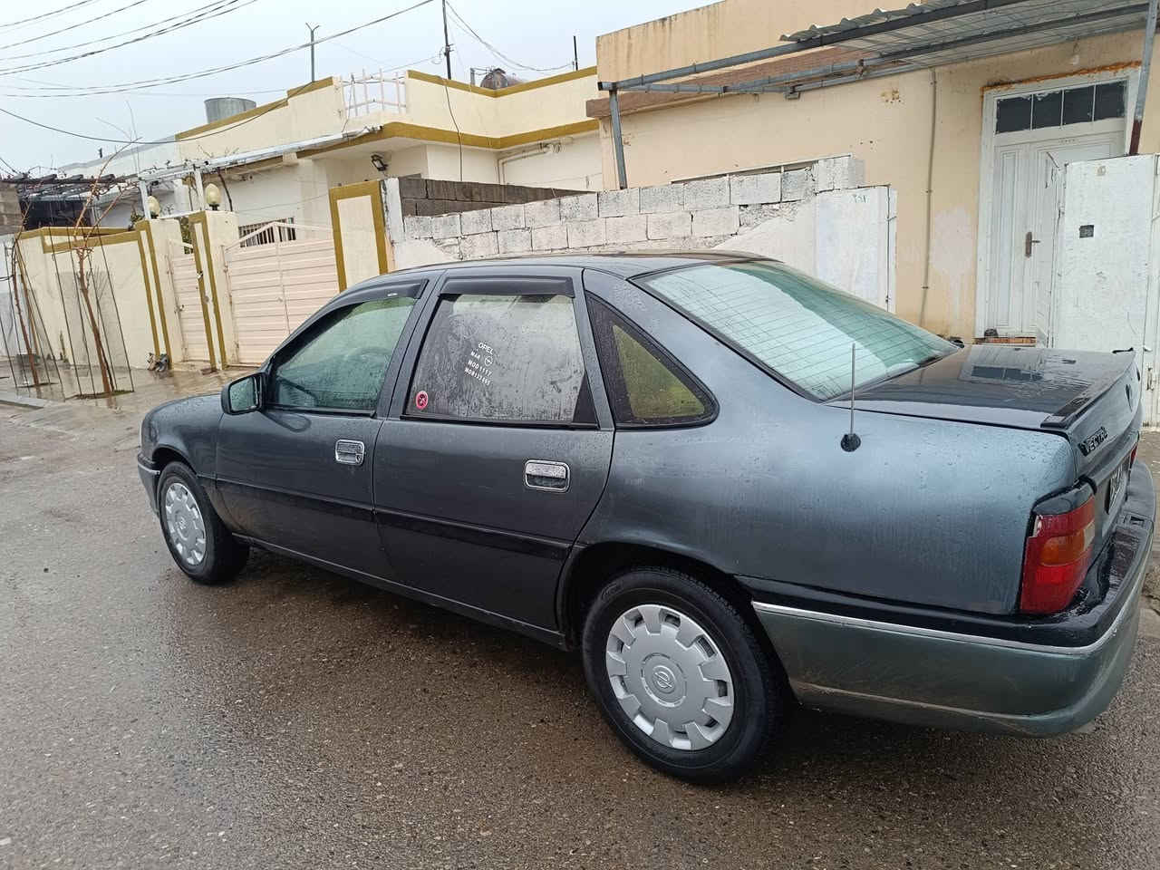 ئۆپڵ مۆدیل 1995 ئارم پلاستیک سلێمانی گێر تۆماتیک کورەیە هیچ لێدراوێک و خایسی نیە هە موشتی بەشەرت نرخ33$معامەلە***********
