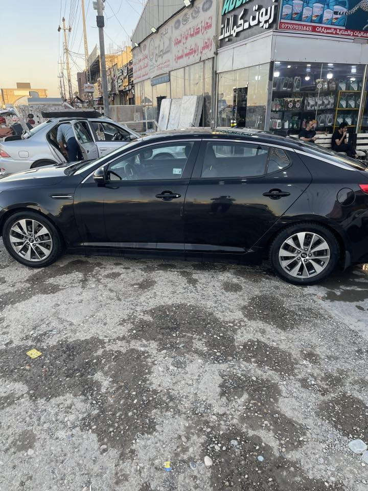 السلام عليكم سيارة للبيع نوع كيا اوبتما موديل 2014محرك 2400وارد كندي سيارة مكفولة كير محرك على وضع الشركة استخدام شخصي حادثها فقط دعامية كما موضح بالمنشورصور الحادث وبيها رش صبغ باب السائق اثر شخوط السيارة باسمي رقم بغداد الإنكليزي سنويه 2030 رايدها 110وبيها مجال للتواصل على الرقم ***********
