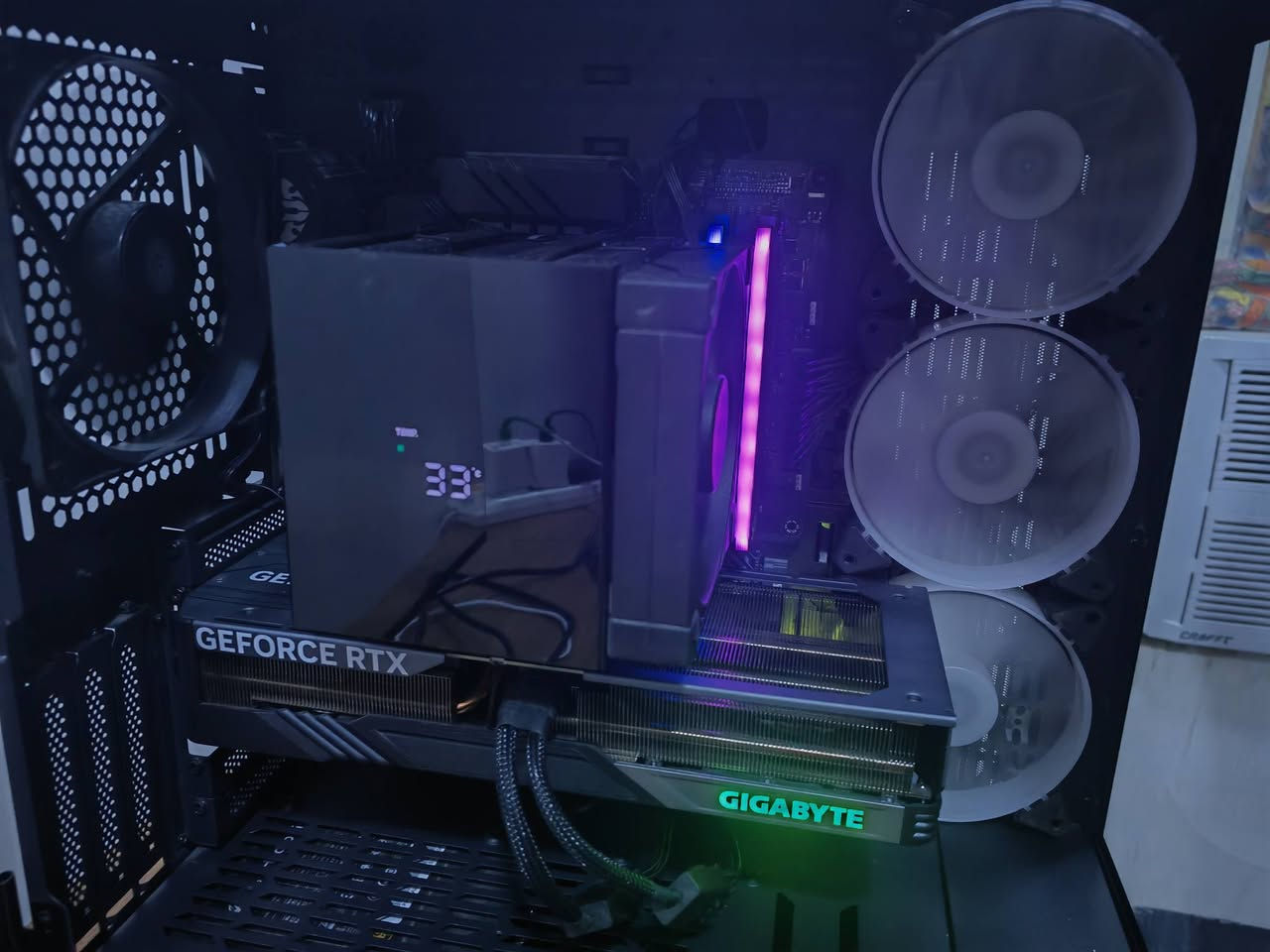 Pc للبيع
المعالج 
AMD Ryzen 7  5800X
مدربورد
 ASUS TUF GAMING B450-PLUS II
كرت الشاشة
GIGABYTE RTX 4070 12G
هارد
SSD M. 2 Lexar 1T
رامات 16 G
بور سبلاي 
Hydro G PRO 1000W
الموبرد 
AK620 ابو شاشة
الكيس
GAMING
مكاني بغداد ماعندي توصيل
السعر 1650 الف قفل
*********** واتساب
