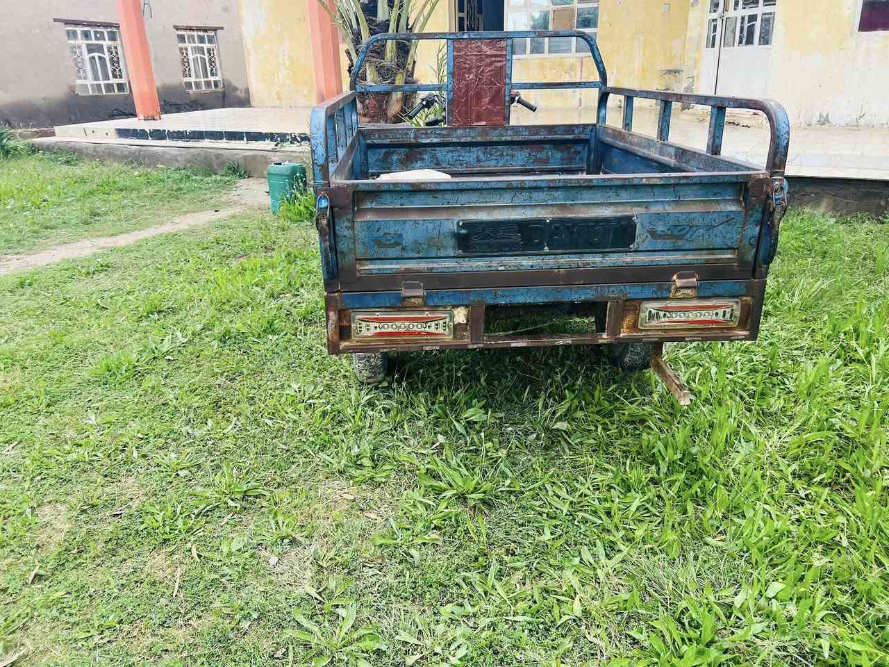 ‏سلام عليكم ستوت للبيع موديل 14 أوراق محرك نظيف 15 ستوت ناقصها عينه مال كلجات للتصال ***********
 ‏مكاني واسط الزبيديه￼
