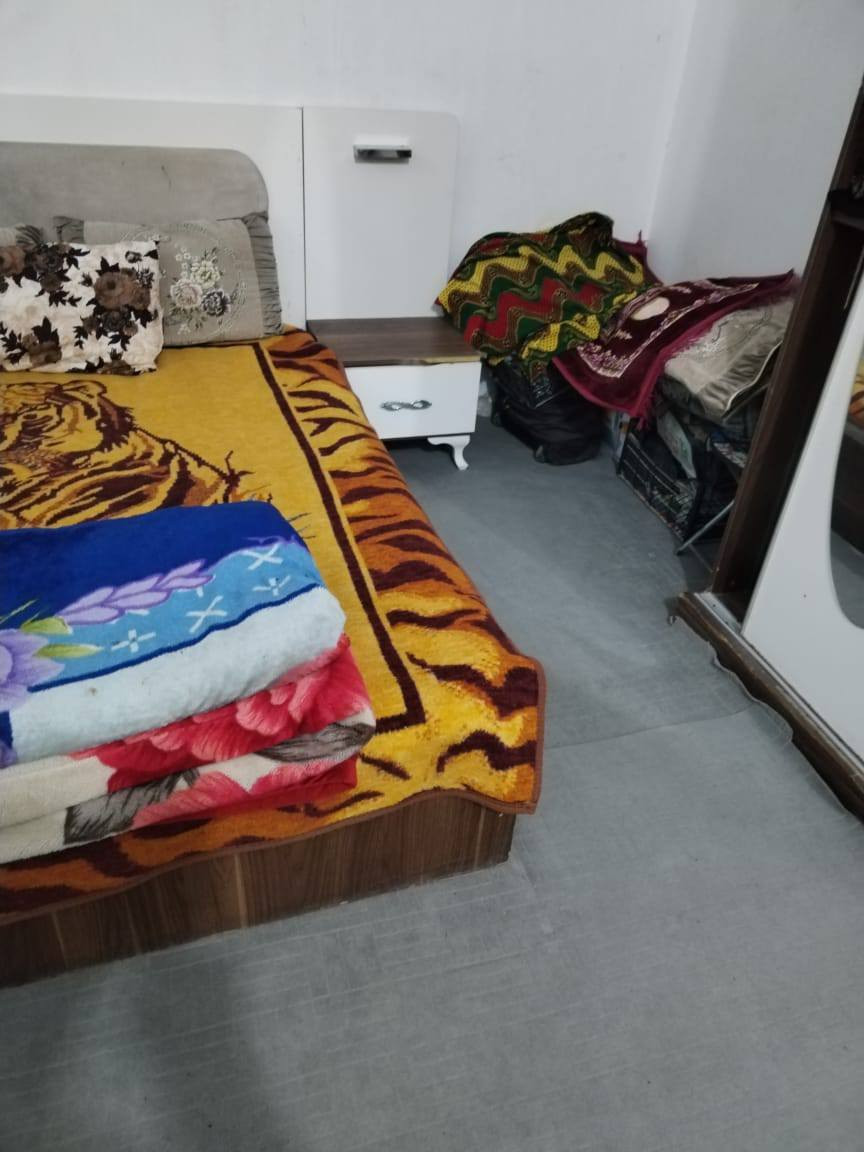 غرفه ب300وبيها مجال نهايه حي العامل***********
