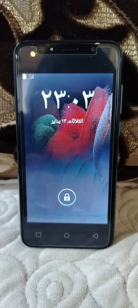 موبايل كوبي كله شغال الذاكره 128 السمر45 وبي مجال (***********)
